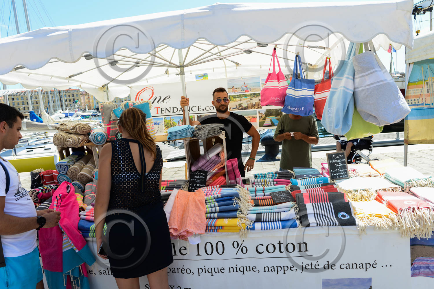 Marché à Marseille sur le vieux port