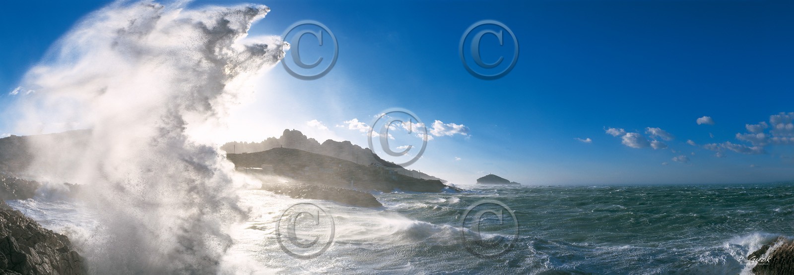 MISTRAL AUX GOUDES JOUR DE MISTRAL GROSSE VAGUECalanques Provence Marseille photo couleurFORMAT DISPONIBLE  150X52cm  33X95cm ( et 20X60cm en vente direct uniquement )pas de telechargement disponible.A chaque format correspond une éditions limitée spécifique .© collection P GUZIKA titre indicatif suivant la finition, tarif encadré vente direct:150 x 52 cm 180€33   x 95 cm   99€20   x 60 cm   39€disponible en  30 X10 cm  sur stand en vente directDISPONIBLE SUIVANT STOCK -  CRÉATION JOURNALIERE  -