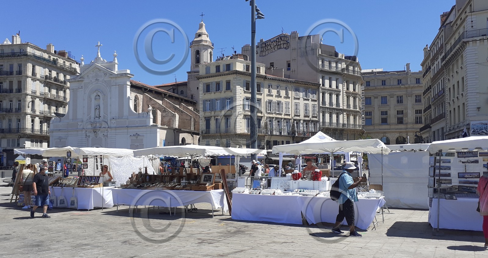 MARCHE D'ETE SUR LE VIEUX PORT
