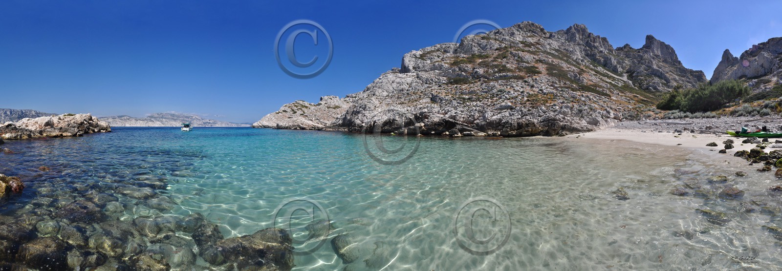 ILE DE RIOU  CALANQUE & PLAGE DE MONASTERIOCalanques Provence Marseille photo couleurFORMAT DISPONIBLE  150X52cm  33X95cm ( et 20X60cm en vente direct uniquement )pas de telechargement disponible.A chaque format correspond une éditions limitée spécifique .© collection P GUZIKA titre indicatif suivant la finition, tarif encadré vente direct:150 x 52 cm 180€33   x 95 cm   99€20   x 60 cm   39€disponible en  30 X10 cm  sur stand en vente directDISPONIBLE SUIVANT STOCK -  CRÉATION JOURNALIERE  -