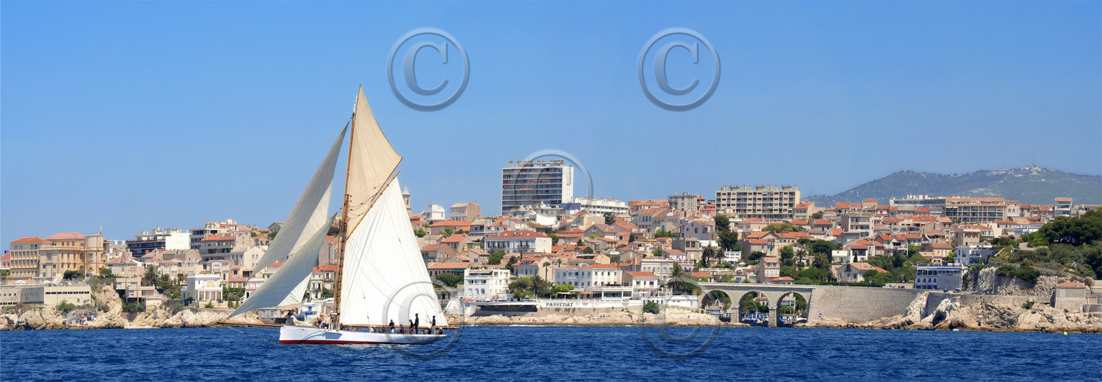 MARSEILLE VIEUX PORT VOILIER VIEUX GREEMENT  TOUR plein formatMarseille Provence photo panoramique couleurANSE DE LA FAUSSE MONNAIE PETIT NICE RULL CORNICHEFORMAT DISPONIBLE  150X52cm  33X95cm ( et 20X60cm en vente direct uniquement )pas de telechargement disponible.A chaque format correspond une éditions limitée spécifique .© collection P GUZIKA titre indicatif suivant la finition, tarif encadré vente direct:150 x 52 cm 180€33   x 95 cm   99€20   x 60 cm   39€disponible en  30 X10 cm  sur stand en vente directDISPONIBLE SUIVANT STOCK -  CRÉATION JOURNALIERE  -