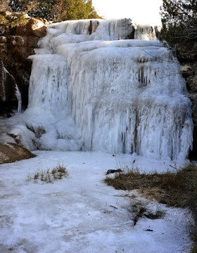 cascade-de-glace-st-baume-le-petit-gaudin-cour-d-eau-glaciere5.jpg