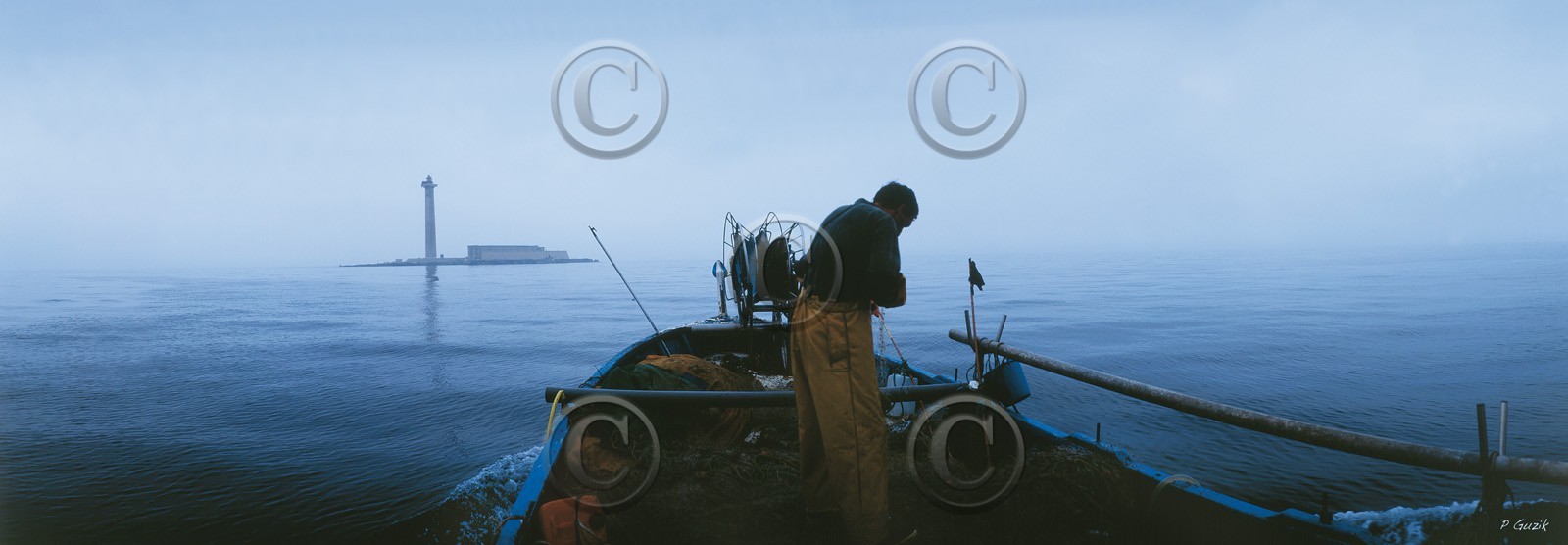 LE DERNIER PECHEUR DU PLANIERPHARE DU PLANIER MARSEILLE FRANCE AU PETIT MATINCalanques Provence Marseille photo couleurFORMAT DISPONIBLE   33X95cm ( et 20X60cm en vente direct uniquement )pas de telechargement disponible.A chaque format correspond une éditions limitée spécifique .© collection P GUZIKA titre indicatif suivant la finition, tarif encadré vente direct:33   x 95 cm   99€20   x 60 cm   39€disponible en  30 X10 cm  sur stand en vente directDISPONIBLE SUIVANT STOCK -  CRÉATION JOURNALIERE  -