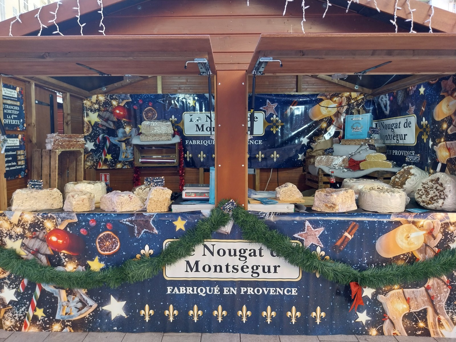 Marche de noel de Marseille 2023   2024