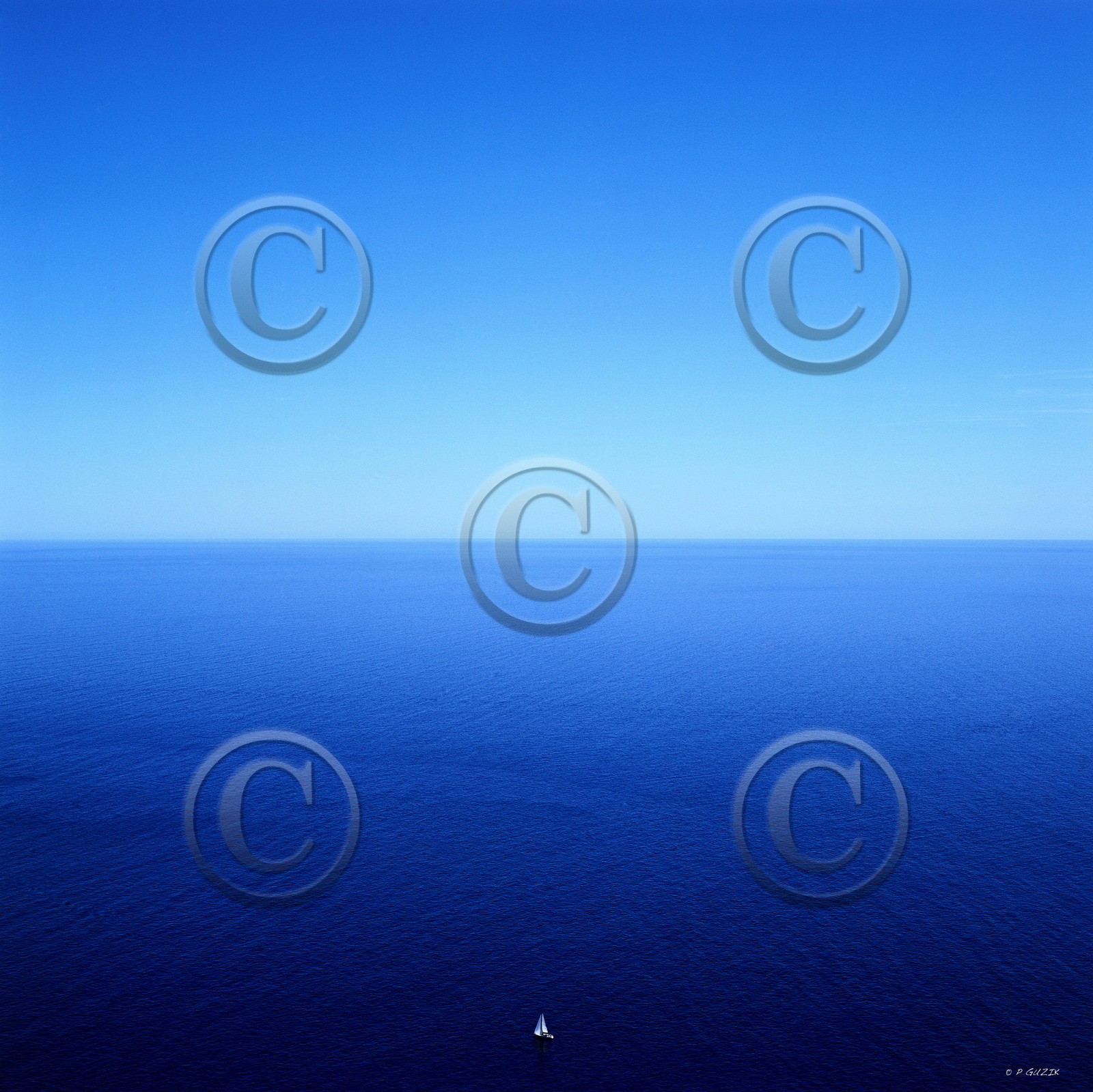 CARRE BLEU 6X6 cm format OriginalCalanques Provence Marseille photo couleurFORMAT DISPONIBLE 50X50cm pas de telechargement disponible.A chaque format correspond une éditions limitée spécifique .© collection P GUZIKA titre indicatif suivant la finition, tarif encadré vente direct:DISPONIBLE SUIVANT STOCK -  CRÉATION JOURNALIERE  -