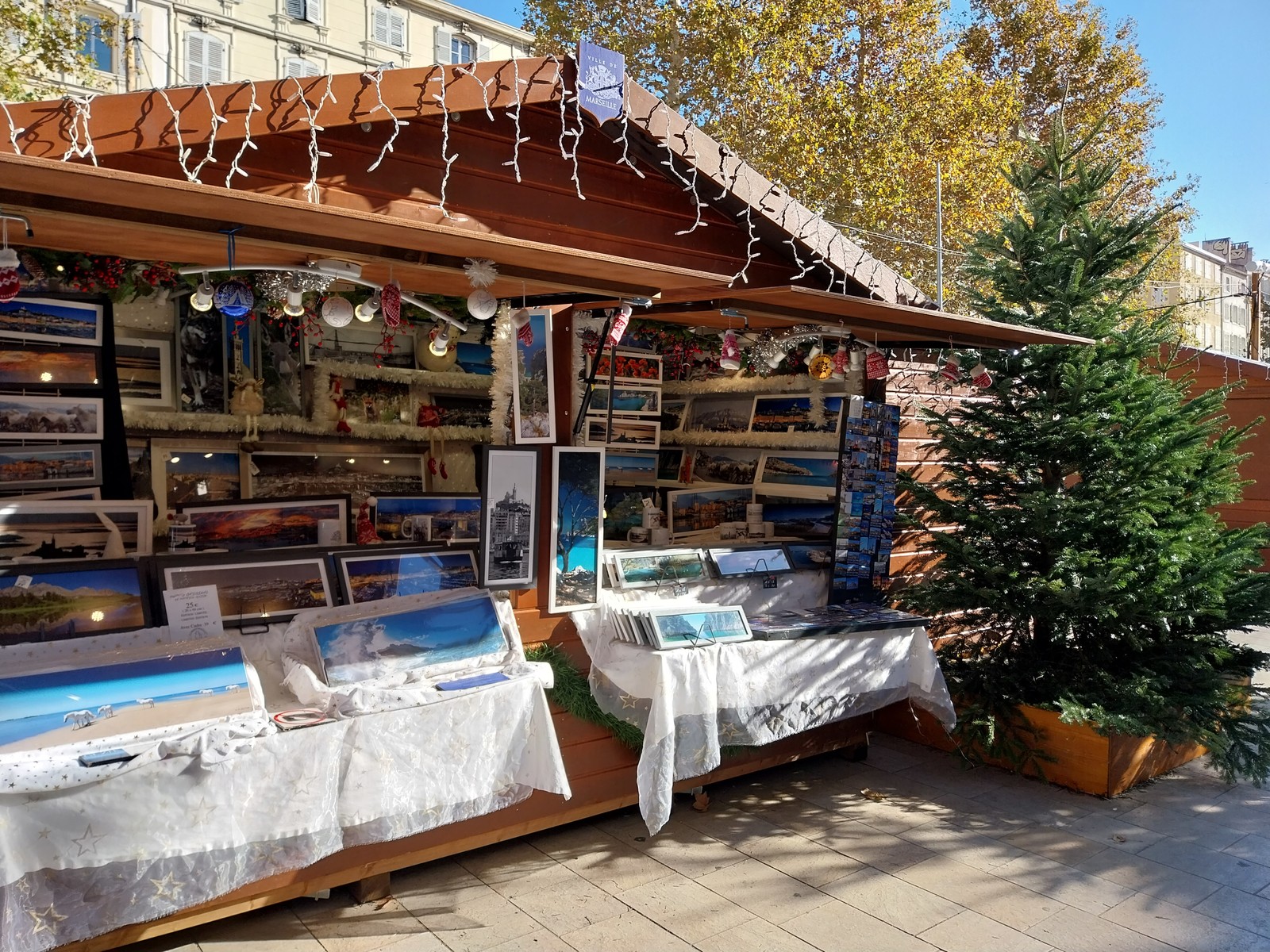 Marche de noel de Marseille 2023   2024