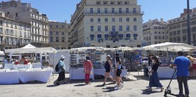MARCHE D'ETE SUR LE VIEUX PORT
