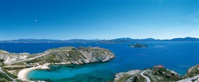 ILES DU FRIOUL CALANQUE  ET PLAGE DE ST ESTEVE  Calanques Provence Marseille photo couleurFORMAT DISPONIBLE  150X60cm & 120x50cm uniquementpas de telechargement disponible.A chaque format correspond une éditions limitée spécifique .© collection P GUZIKA titre indicatif suivant la finition, tarif encadré vente direct:150 x 60 cm 240€DISPONIBLE SUIVANT STOCK -  CRÉATION JOURNALIERE  -