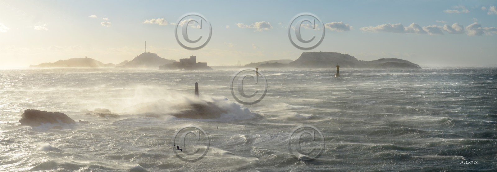 MISTRAL A MARSEILLE SUR LA CORNICHE ET LES ILES DU FRIOULCalanques Provence Marseille photo couleurFORMAT DISPONIBLE  150X52cm  33X95cm ( et 20X60cm en vente direct uniquement )pas de telechargement disponible.A chaque format correspond une éditions limitée spécifique .© collection P GUZIKA titre indicatif suivant la finition, tarif encadré vente direct:150 x 52 cm 180€33   x 95 cm   99€20   x 60 cm   39€disponible en  30 X10 cm  sur stand en vente directDISPONIBLE SUIVANT STOCK -  CRÉATION JOURNALIERE  -