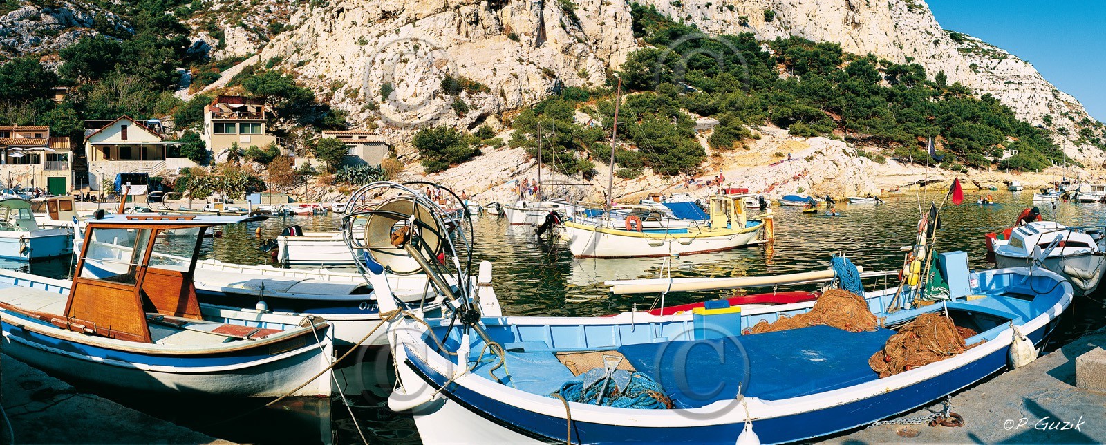 CALANQUE ET PORT DE MORGIOU EN ETECalanques Provence Marseille photo couleurFORMAT DISPONIBLE  100X40 en vente direct uniquement pas de telechargement disponible.A chaque format correspond une éditions limitée spécifique .© collection P GUZIKA titre indicatif suivant la finition, tarif encadré vente direct: en vente directDISPONIBLE SUIVANT STOCK -  CRÉATION JOURNALIERE  -