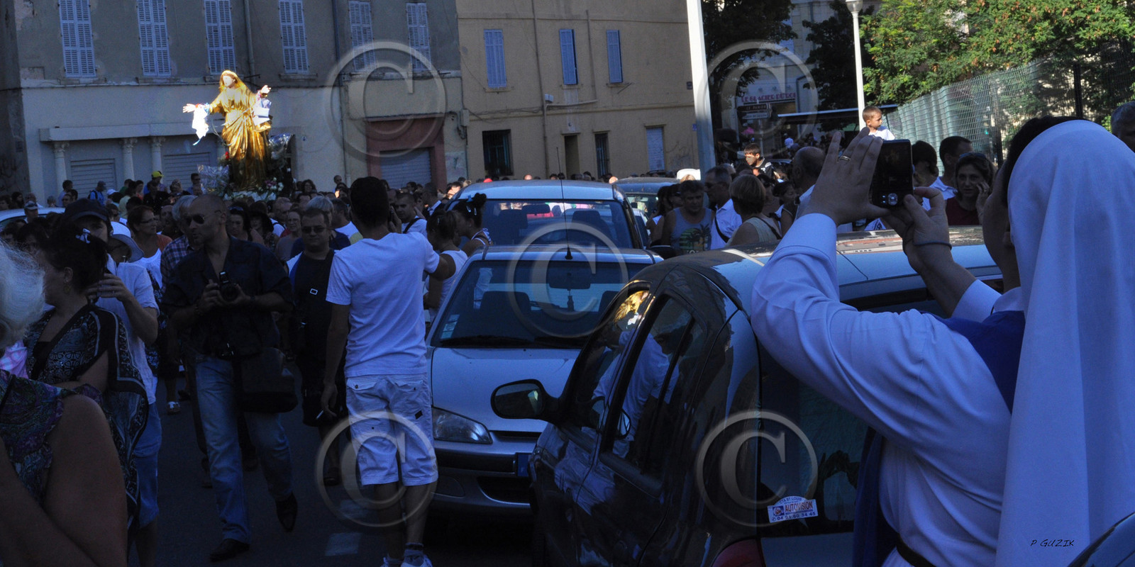 ref-699-50x100-vierge-procession-marseille-panier-livre-dsc_1317.jpg