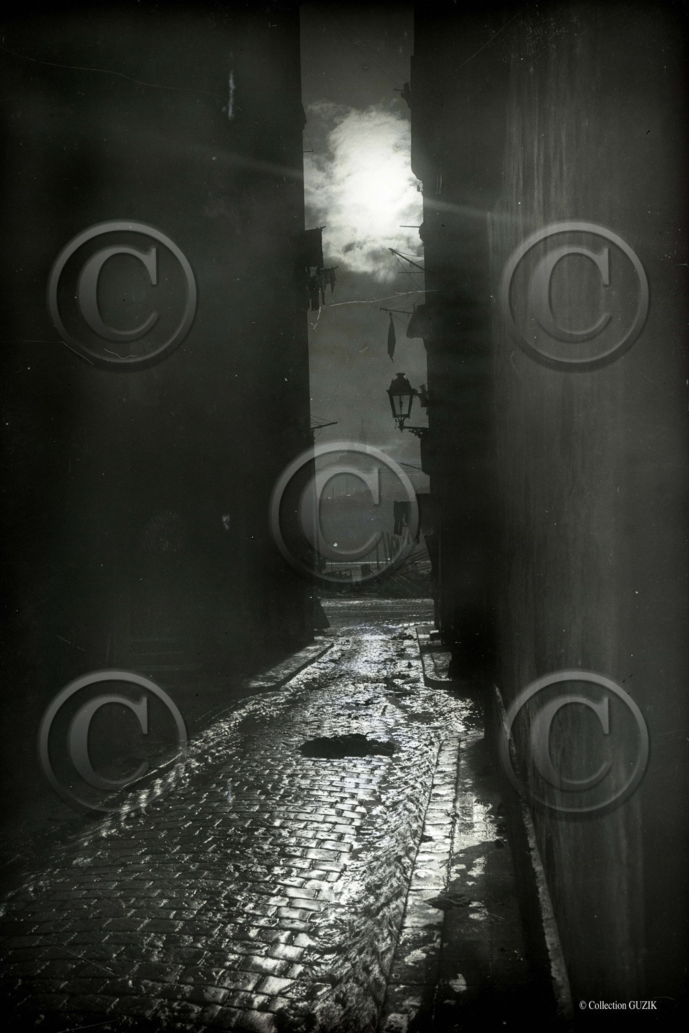 ref-1900035-rue-sur-le-v-port-contre-jour-plaque-60x90taille 60x90   30x45cm