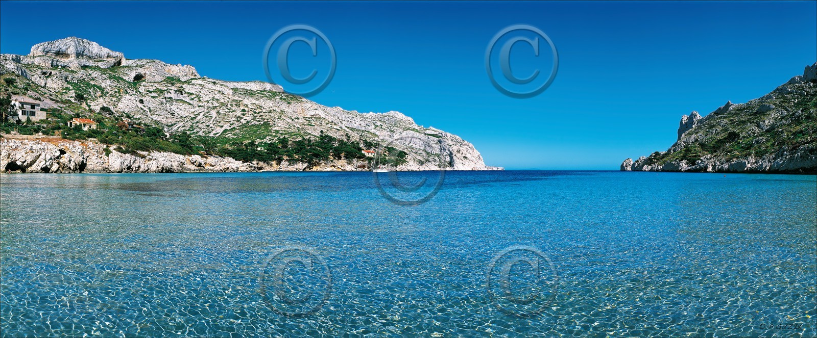 CALANQUE DE SORMIOU  TRANSPARENCE  SANS BATEAU en 150 x 60 cm Calanques Provence Marseille photo couleurFORMAT DISPONIBLE  150X60cm & 120x50cm uniquementpas de telechargement disponible.A chaque format correspond une éditions limitée spécifique .© collection P GUZIKDISPONIBLE SUIVANT STOCK -  CRÉATION JOURNALIERE  -