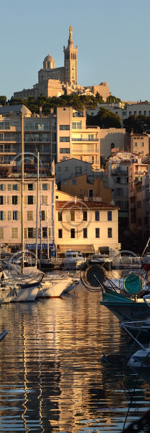 MARSEILLE  VIEUX PORT NOTRE DAME VERTICAL plein format Marseille Provence photo panoramique couleurFORMAT DISPONIBLE  33X95cm ( et 20X60cm en vente direct uniquement )pas de telechargement disponible.A chaque format correspond une éditions limitée spécifique .© collection P GUZIKA titre indicatif suivant la finition, tarif encadré vente direct:150 x 52 cm 180€  NON DISPONIBLE33   x 95 cm   99€20   x 60 cm   39€disponible en  30 X10 cm  sur stand en vente directDISPONIBLE SUIVANT STOCK -  CRÉATION JOURNALIERE  -