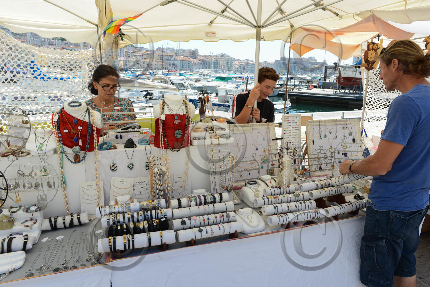 Marché à Marseille sur le vieux port