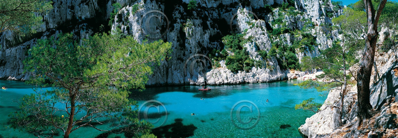 CALANQUE D'EN VAUCalanques Provence MarseilleFORMAT DISPONIBLE  150X52cm  33X95cm ( et 20X60cm en vente direct uniquement )pas de telechargement disponible.A chaque format correspond une éditions limitée spécifique .© collection P GUZIKA titre indicatif suivant la finition, tarif encadré vente direct:150 x 52 cm 180€33   x 95 cm   99€20   x 60 cm   39€disponible en  30 X10 cm  sur stand en vente directDISPONIBLE SUIVANT STOCK -  CRÉATION JOURNALIERE  -