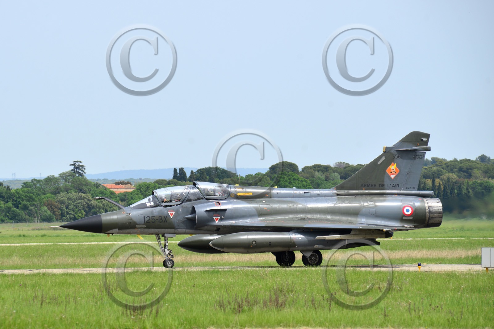 mirage-2000-paf-vieux-port-residenc-copie.jpg
