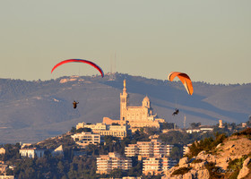 50x70-parapente-marseille-notre-dame-652_1.jpg