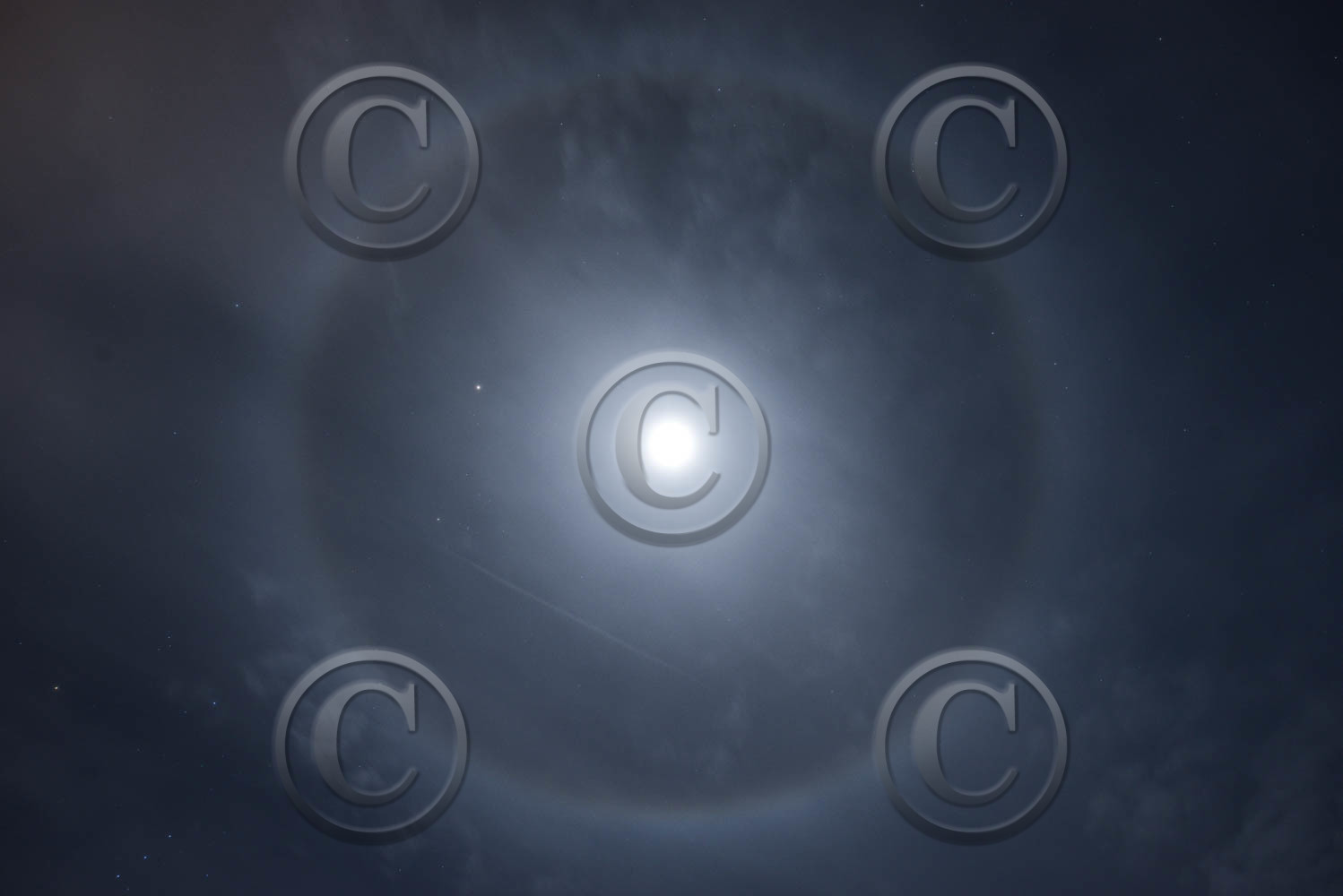 arc en ciel de lune , avec les étoiles .....