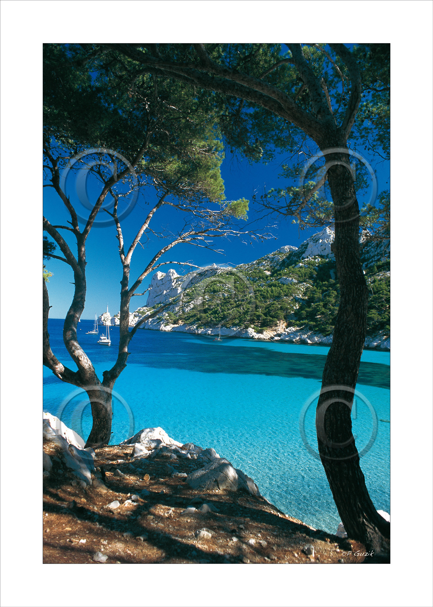 CALANQUE DE SORMIOU 50X70 cm Calanques Provence Marseille photo couleurFORMAT DISPONIBLE 70x50cm uniquementpas de telechargement disponible.A chaque format correspond une éditions limitée spécifique .© collection P GUZIKA titre indicatif suivant la finition, tarif encadré vente direct:50 X 70   99€DISPONIBLE SUIVANT STOCK -  CRÉATION JOURNALIERE  -