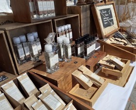 MARCHE D'ETE SUR LE VIEUX PORT