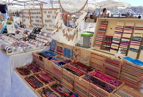 LE MARCHE D'ETE SUR LE VIEUX PORTE DE MARSEILLE