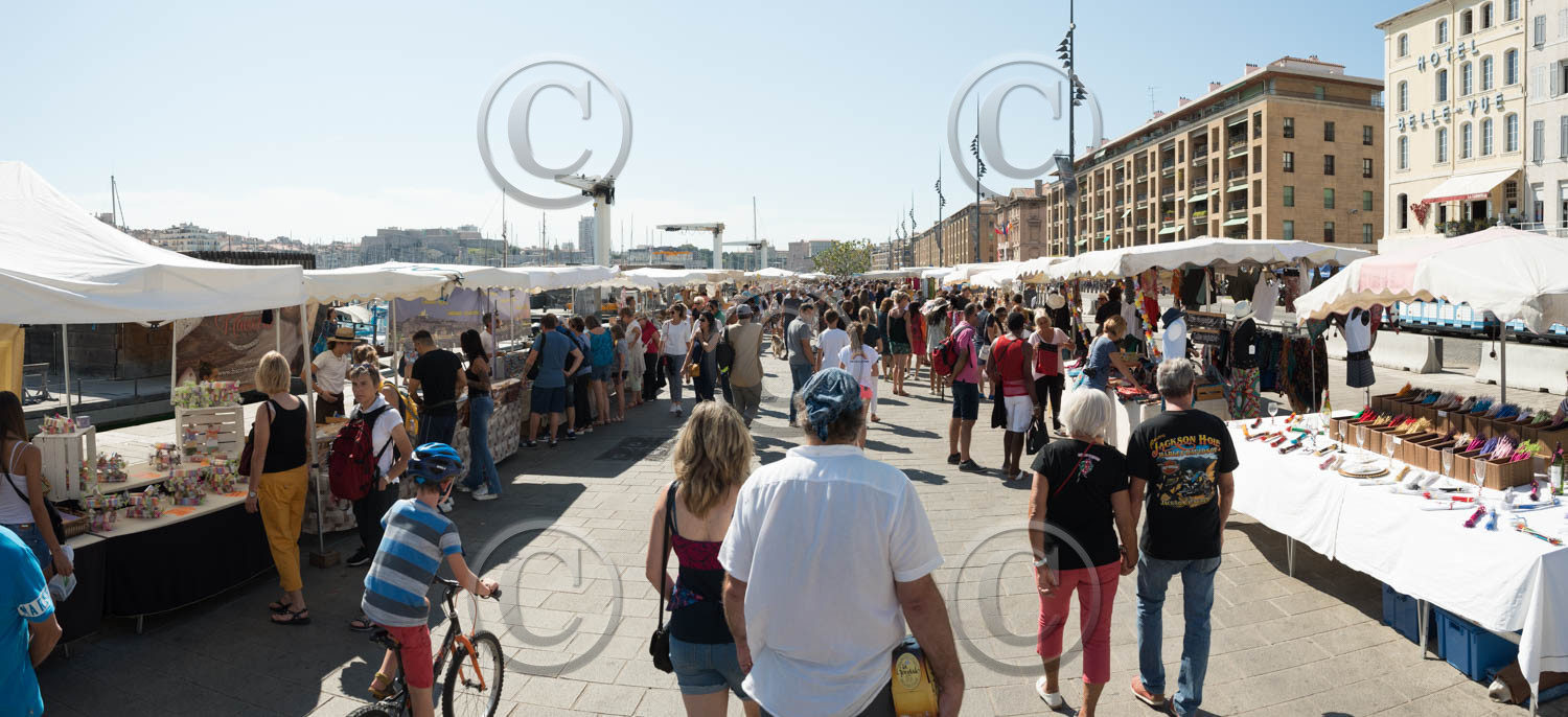 Marché à Marseille sur le vieux port