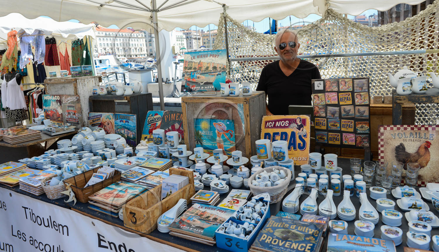 Marché à Marseille sur le vieux port